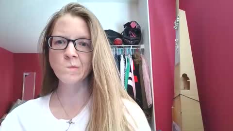 AngelicAngel online show from April 28, 2026, 8:47 pm