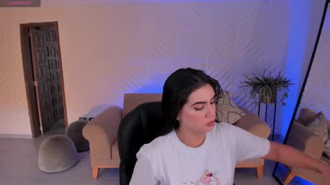  Angelica Vega  online show from September 28, 2025, 5:07 pm