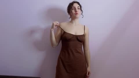 Roxi online show from March 12, 2026, 7:42 pm