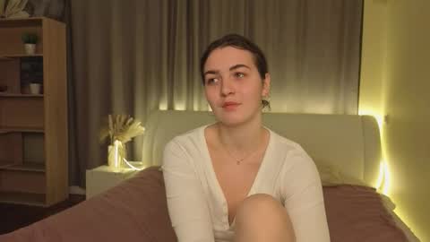 Roxi online show from March 18, 2026, 7:28 pm