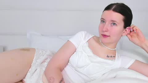 Angelic online show from February 9, 2025, 2:49 am