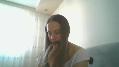 Snapshot of angelina_26 chatting on October 29, 2025, 9:44 am Angelina 26 online show from October 29, 2025, 9:44 am