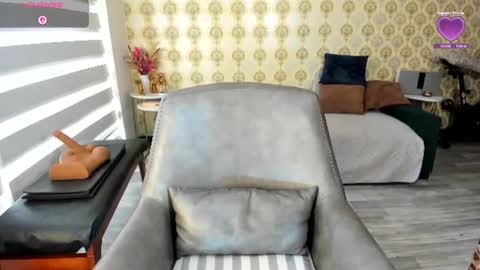 Snapshot of angelina_class_7 chatting on June 10, 2026, 1:10 pm angelina_class_7 online show from June 10, 2026, 1:10 pm