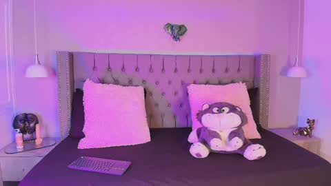 Angelina Honey online show from April 24, 2026, 3:53 am