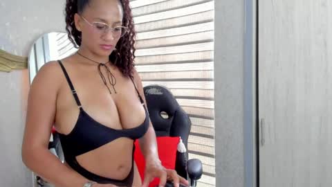 Snapshot of angelina_ruspoli chatting on April 9, 2026, 6:13 pm Angelina online show from April 9, 2026, 6:13 pm