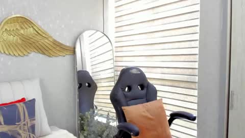 Snapshot of angelina_ruspoli chatting on April 14, 2026, 8:26 pm Angelina online show from April 14, 2026, 8:26 pm