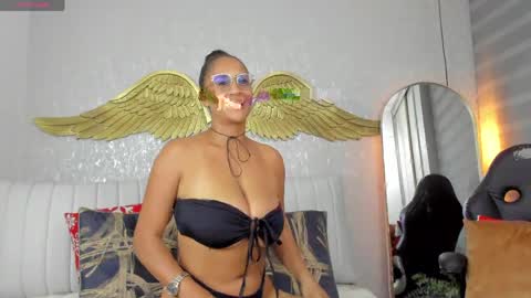 Snapshot of angelina_ruspoli chatting on May 1, 2026, 12:26 am Angelina online show from May 1, 2026, 12:26 am