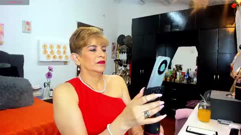 Snapshot of angelina_stone_65 chatting on June 12, 2026, 11:46 pm Angelina online show from June 12, 2026, 11:46 pm