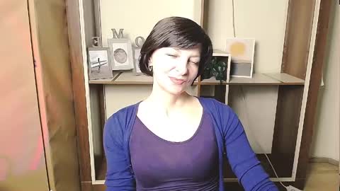 Snapshot of angelinalov_ chatting on May 4, 2026, 8:32 am Angelina online show from May 4, 2026, 8:32 am