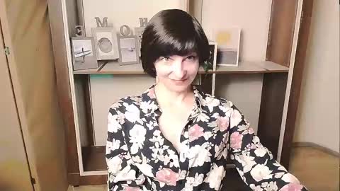 Snapshot of angelinalov_ chatting on May 6, 2026, 8:41 am Angelina online show from May 6, 2026, 8:41 am