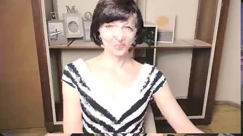 Snapshot of angelinalov_ chatting on May 7, 2026, 8:09 am Angelina online show from May 7, 2026, 8:09 am
