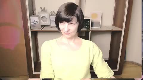 Snapshot of angelinalov_ chatting on May 9, 2026, 8:30 am Angelina online show from May 9, 2026, 8:30 am