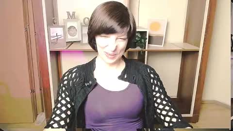 Snapshot of angelinalov_ chatting on May 13, 2026, 8:23 am Angelina online show from May 13, 2026, 8:23 am
