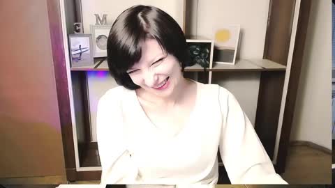 Snapshot of angelinalov_ chatting on May 16, 2026, 8:33 am Angelina online show from May 16, 2026, 8:33 am