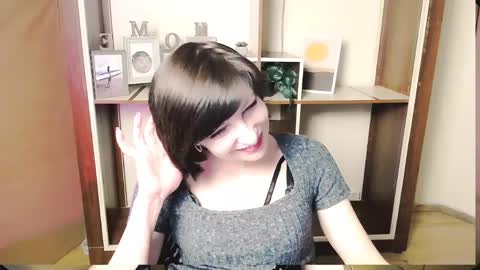 Snapshot of angelinalov_ chatting on May 19, 2026, 8:09 am Angelina online show from May 19, 2026, 8:09 am