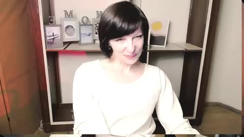 Snapshot of angelinalov_ chatting on May 20, 2026, 8:09 am Angelina online show from May 20, 2026, 8:09 am