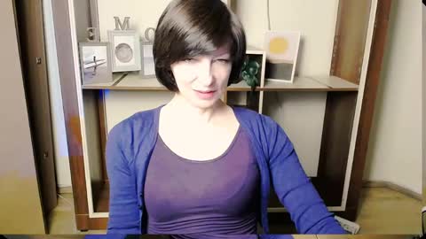 Snapshot of angelinalov_ chatting on May 24, 2026, 7:13 am Angelina online show from May 24, 2026, 7:13 am