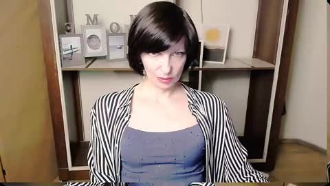 Snapshot of angelinalov_ chatting on May 27, 2026, 7:38 am Angelina online show from May 27, 2026, 7:38 am