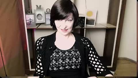 Snapshot of angelinalov_ chatting on June 2, 2026, 7:32 am Angelina online show from June 2, 2026, 7:32 am
