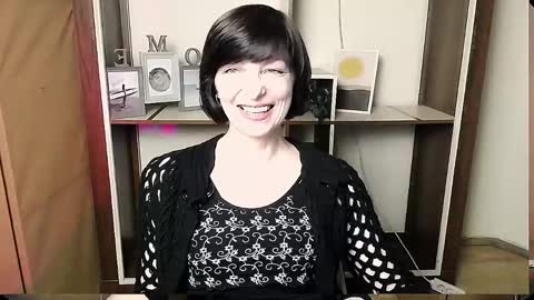 Snapshot of angelinalov_ chatting on June 3, 2026, 8:39 am Angelina online show from June 3, 2026, 8:39 am