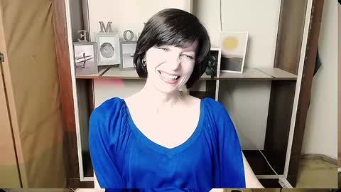 Snapshot of angelinalov_ chatting on June 4, 2026, 7:36 am Angelina online show from June 4, 2026, 7:36 am