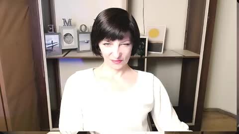 Snapshot of angelinalov_ chatting on June 6, 2026, 7:02 am Angelina online show from June 6, 2026, 7:02 am