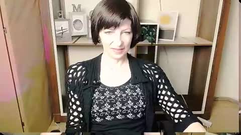 Snapshot of angelinalov_ chatting on June 8, 2026, 6:03 am Angelina online show from June 8, 2026, 6:03 am