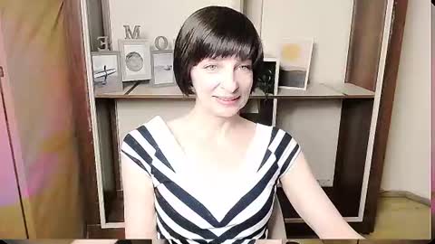 Snapshot of angelinalov_ chatting on June 11, 2026, 8:01 am Angelina online show from June 11, 2026, 8:01 am