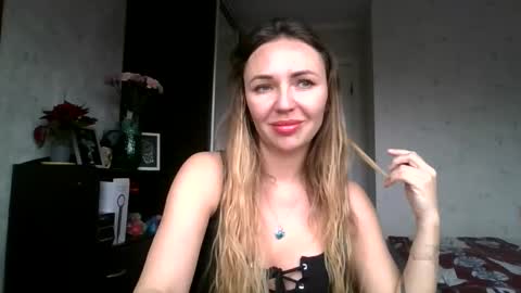 angelinalove28 online show from December 18, 2025, 7:47 am