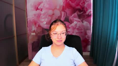 AngelinaLow online show from September 21, 2025, 11:23 am