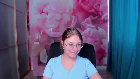 AngelinaLow online show from September 23, 2025, 11:24 am