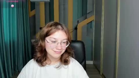 AngelinaLow online show from October 30, 2025, 1:56 pm