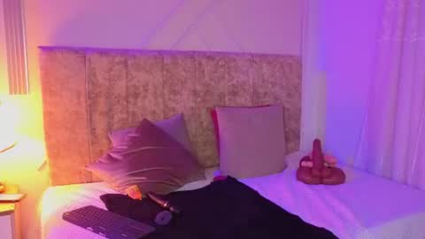 Snapshot of angelinarouse_ chatting on July 28, 2026, 8:52 pm angelinarouse_ online show from July 28, 2026, 8:52 pm