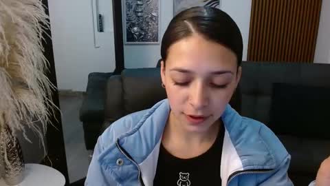 Snapshot of angeline_davies chatting on February 26, 2025, 9:27 pm angeline_davies online show from February 26, 2025, 9:27 pm