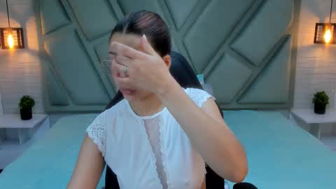 angeline_davies online show from March 11, 2026, 12:22 pm