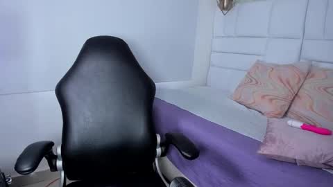 Angeline Lara online show from March 10, 2026, 1:05 pm