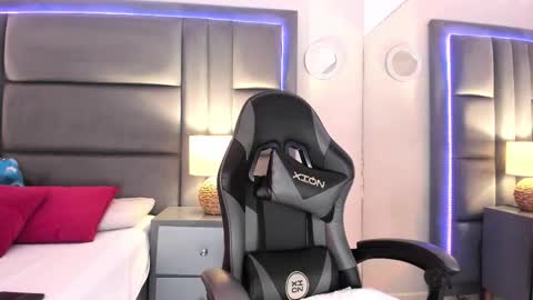 Snapshot of angeliquemuller chatting on November 23, 2025, 2:06 pm Angelique Muller online show from November 23, 2025, 2:06 pm