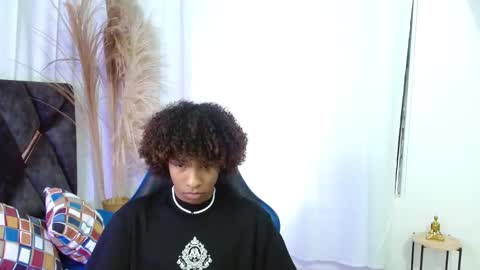 Snapshot of angell18_ chatting on November 3, 2025, 8:43 pm Angel online show from November 3, 2025, 8:43 pm