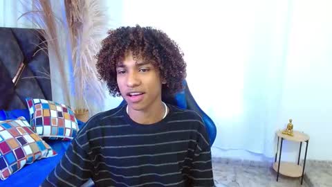 Snapshot of angell18_ chatting on November 20, 2025, 8:52 pm Angel online show from November 20, 2025, 8:52 pm