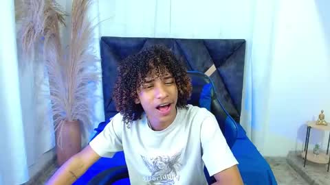 Snapshot of angell18_ chatting on June 9, 2026, 8:53 pm Angel online show from June 9, 2026, 8:53 pm
