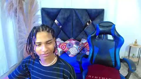 Snapshot of angell18_ chatting on June 18, 2026, 8:46 pm Angel online show from June 18, 2026, 8:46 pm