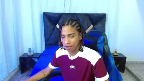 Snapshot of angell18_ chatting on June 20, 2026, 9:39 pm Angel online show from June 20, 2026, 9:39 pm