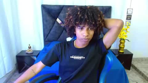Snapshot of angell18_ chatting on August 1, 2026, 8:52 pm Angel online show from August 1, 2026, 8:52 pm