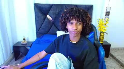 Snapshot of angell18_ chatting on August 5, 2026, 8:44 pm Angel online show from August 5, 2026, 8:44 pm