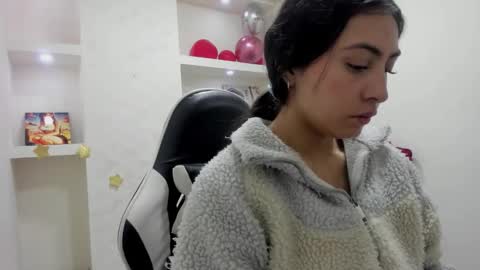 Angell cooper8 online show from February 18, 2026, 1:29 pm