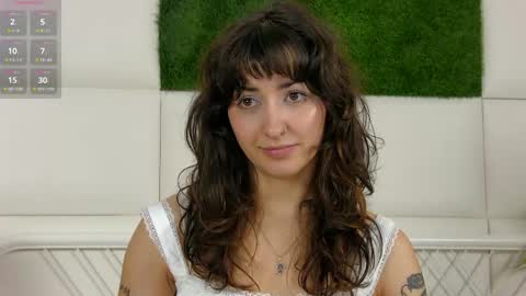 Snapshot of angellacox chatting on June 6, 2026, 6:29 am angellacox online show from June 6, 2026, 6:29 am