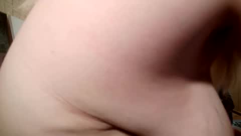 Snapshot of angelleah chatting on June 8, 2026, 5:24 pm angelleah online show from June 8, 2026, 5:24 pm