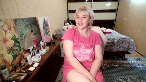 Snapshot of angelleah chatting on June 12, 2026, 5:01 pm angelleah online show from June 12, 2026, 5:01 pm