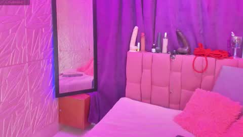 Angellike online show from September 22, 2025, 7:05 pm