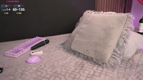 Snapshot of angells_smith chatting on January 9, 2025, 2:18 pm online show from January 9, 2025, 2:18 pm